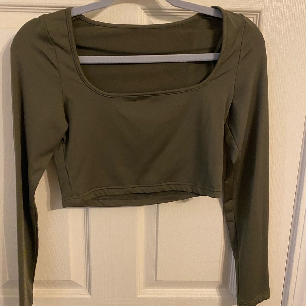 Dark green long sleeve crop top size M